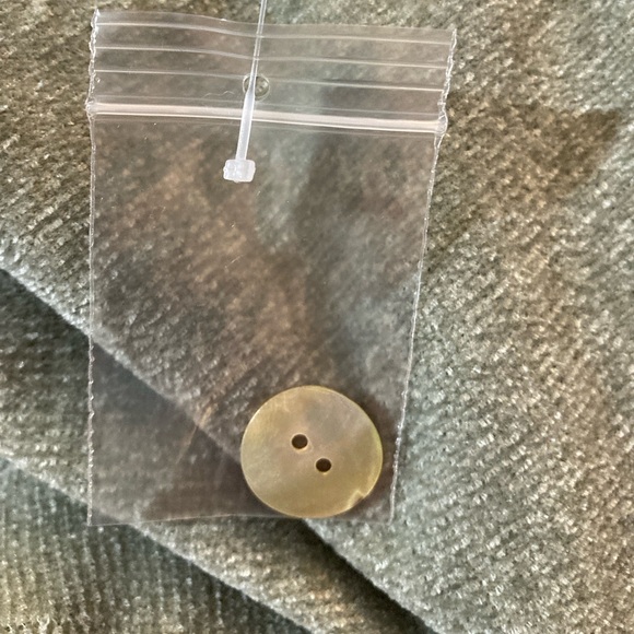 Wynne Lounge, P/L, Green Button Down, Women's, Oversized Sweater - Picture 4 of 7